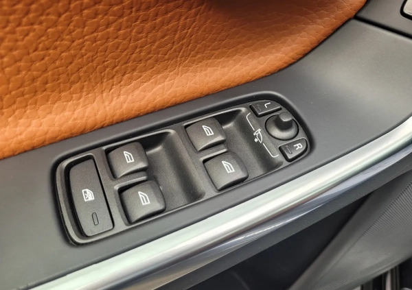 Volvo V60 cena 29800 przebieg: 254000, rok produkcji 2011 z Opoczno małe 436